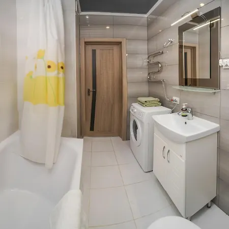 Cozy Apartment In A New Building Close To The Downtown كييف المظهر الخارجي الصورة