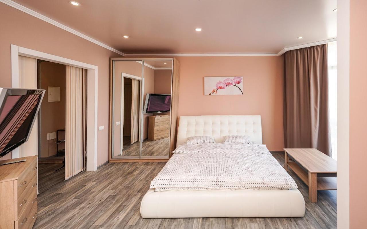 Cozy In A New Building Close To The Downtown